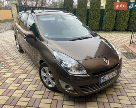 Коричневый Рено Гранд Сценик, объемом двигателя 2 л и пробегом 241 тыс. км за 8600 $, фото 1 на Automoto.ua