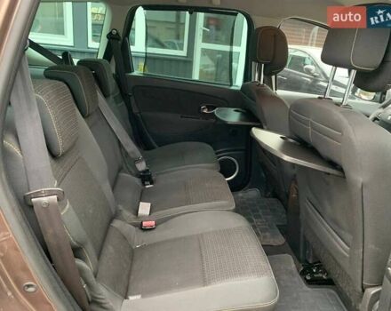 Коричневий Рено Гранд Сценік, об'ємом двигуна 1.87 л та пробігом 332 тис. км за 7499 $, фото 16 на Automoto.ua