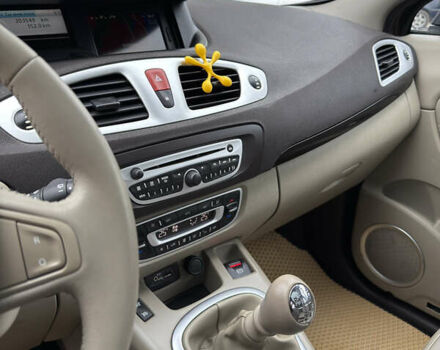 Коричневый Рено Гранд Сценик, объемом двигателя 1.4 л и пробегом 203 тыс. км за 6700 $, фото 14 на Automoto.ua