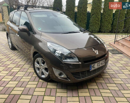 Коричневый Рено Гранд Сценик, объемом двигателя 2 л и пробегом 241 тыс. км за 8600 $, фото 2 на Automoto.ua