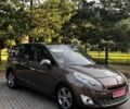 Коричневый Рено Гранд Сценик, объемом двигателя 2 л и пробегом 203 тыс. км за 8300 $, фото 1 на Automoto.ua
