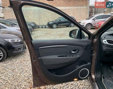 Коричневий Рено Гранд Сценік, об'ємом двигуна 1.87 л та пробігом 332 тис. км за 7499 $, фото 9 на Automoto.ua