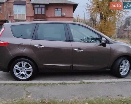 Коричневый Рено Гранд Сценик, объемом двигателя 1.9 л и пробегом 247 тыс. км за 7500 $, фото 10 на Automoto.ua