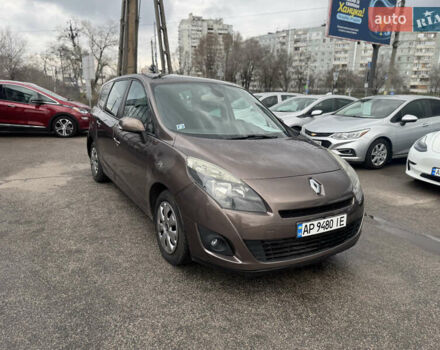 Коричневий Рено Гранд Сценік, об'ємом двигуна 1.87 л та пробігом 253 тис. км за 6750 $, фото 2 на Automoto.ua