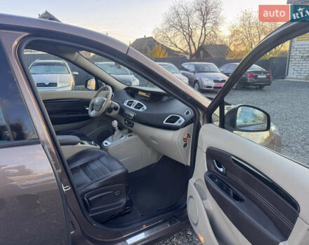 Рено Гранд Сценик 2010 в Звенигородка на Automoto.ua Коричневый Рено Гранд Сценик, объемом двигателя 1.4 л и пробегом 140 тыс. км за 6990 $, фото 28 на Automoto.ua