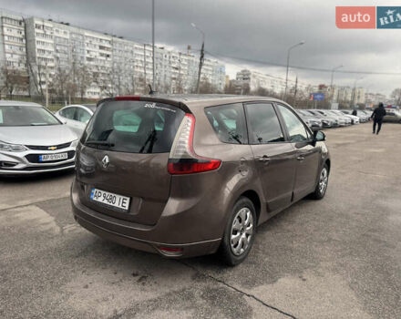 Коричневий Рено Гранд Сценік, об'ємом двигуна 1.87 л та пробігом 253 тис. км за 6750 $, фото 4 на Automoto.ua