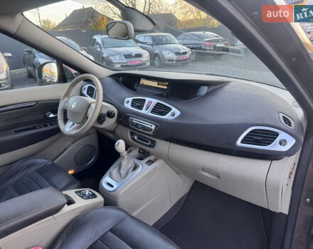 Рено Гранд Сценик 2010 в Звенигородка на Automoto.ua Коричневый Рено Гранд Сценик, объемом двигателя 1.4 л и пробегом 140 тыс. км за 6990 $, фото 31 на Automoto.ua