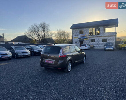 Рено Гранд Сценик 2010 в Звенигородка на Automoto.ua Коричневый Рено Гранд Сценик, объемом двигателя 1.4 л и пробегом 140 тыс. км за 6990 $, фото 13 на Automoto.ua