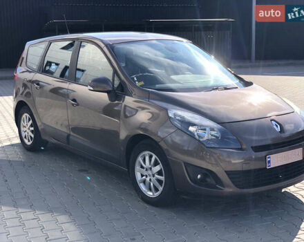 Рено Гранд Сценик 2010 в Киеве на Automoto.ua Коричневый Рено Гранд Сценик, объемом двигателя 1.4 л и пробегом 230 тыс. км за 5500 $, фото 3 на Automoto.ua