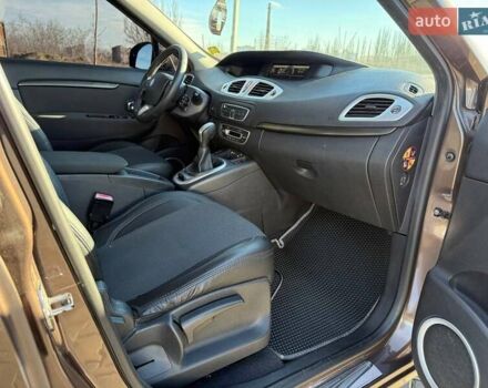 Коричневий Рено Гранд Сценік, об'ємом двигуна 2 л та пробігом 278 тис. км за 7500 $, фото 22 на Automoto.ua