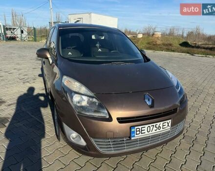 Коричневий Рено Гранд Сценік, об'ємом двигуна 2 л та пробігом 278 тис. км за 7500 $, фото 7 на Automoto.ua