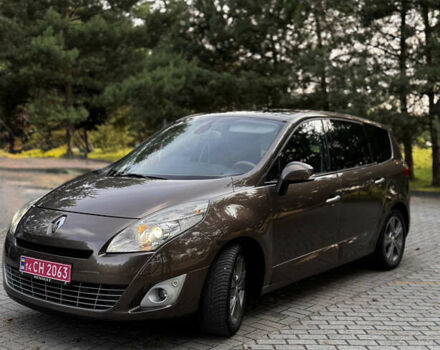 Коричневый Рено Гранд Сценик, объемом двигателя 2 л и пробегом 203 тыс. км за 8000 $, фото 5 на Automoto.ua