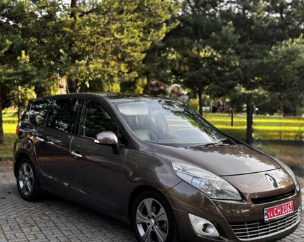 Коричневый Рено Гранд Сценик, объемом двигателя 2 л и пробегом 203 тыс. км за 8000 $, фото 1 на Automoto.ua