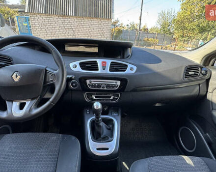 Коричневый Рено Гранд Сценик, объемом двигателя 1.9 л и пробегом 287 тыс. км за 7200 $, фото 12 на Automoto.ua