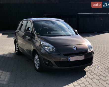 Рено Гранд Сценик 2010 в Киеве на Automoto.ua Коричневый Рено Гранд Сценик, объемом двигателя 1.4 л и пробегом 230 тыс. км за 5500 $, фото 2 на Automoto.ua
