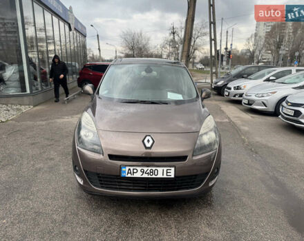 Коричневий Рено Гранд Сценік, об'ємом двигуна 1.87 л та пробігом 253 тис. км за 6750 $, фото 1 на Automoto.ua