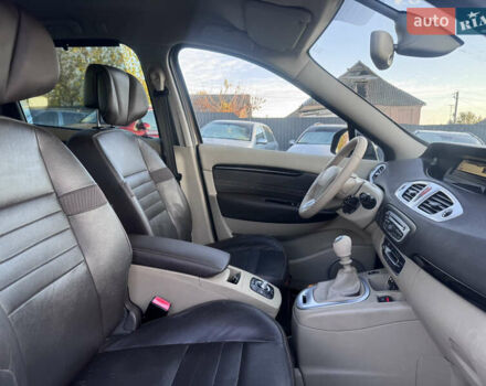 Рено Гранд Сценик 2010 в Звенигородка на Automoto.ua Коричневый Рено Гранд Сценик, объемом двигателя 1.4 л и пробегом 140 тыс. км за 6990 $, фото 30 на Automoto.ua