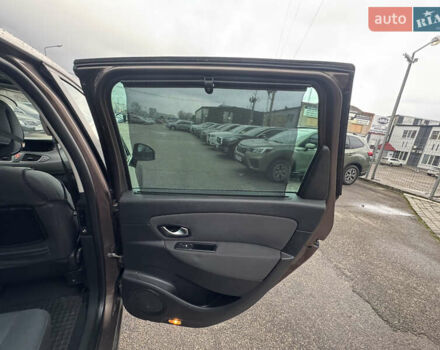 Коричневий Рено Гранд Сценік, об'ємом двигуна 1.87 л та пробігом 253 тис. км за 6750 $, фото 19 на Automoto.ua