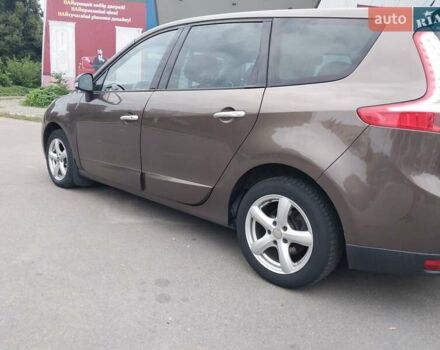 Коричневий Рено Гранд Сценік, об'ємом двигуна 1.9 л та пробігом 291 тис. км за 7350 $, фото 13 на Automoto.ua
