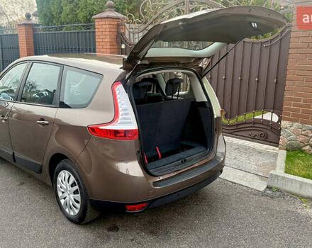 Коричневый Рено Гранд Сценик, объемом двигателя 1.4 л и пробегом 143 тыс. км за 7700 $, фото 8 на Automoto.ua