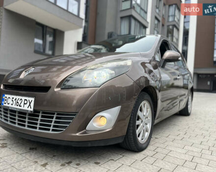 Коричневий Рено Гранд Сценік, об'ємом двигуна 1.46 л та пробігом 252 тис. км за 6749 $, фото 12 на Automoto.ua