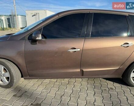 Коричневий Рено Гранд Сценік, об'ємом двигуна 2 л та пробігом 278 тис. км за 7500 $, фото 15 на Automoto.ua