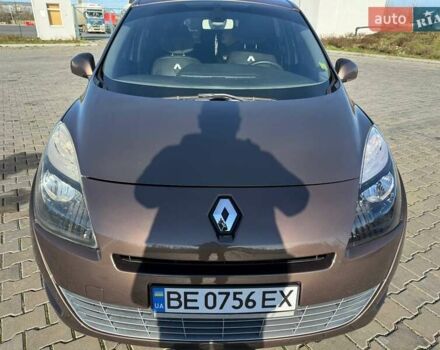 Коричневий Рено Гранд Сценік, об'ємом двигуна 2 л та пробігом 278 тис. км за 7500 $, фото 12 на Automoto.ua