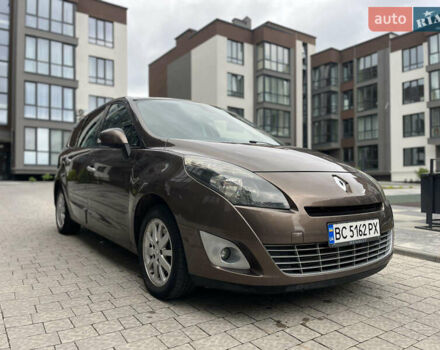 Коричневий Рено Гранд Сценік, об'ємом двигуна 1.46 л та пробігом 252 тис. км за 6749 $, фото 1 на Automoto.ua