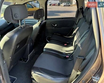 Коричневий Рено Гранд Сценік, об'ємом двигуна 2 л та пробігом 278 тис. км за 7500 $, фото 20 на Automoto.ua