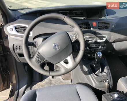 Рено Гранд Сценик 2010 в Киеве на Automoto.ua Коричневый Рено Гранд Сценик, объемом двигателя 1.4 л и пробегом 230 тыс. км за 5500 $, фото 10 на Automoto.ua