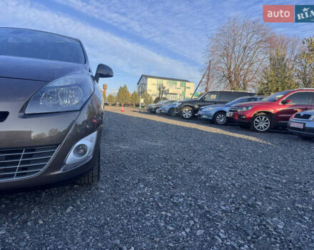 Рено Гранд Сценик 2010 в Звенигородка на Automoto.ua Коричневый Рено Гранд Сценик, объемом двигателя 1.4 л и пробегом 140 тыс. км за 6990 $, фото 2 на Automoto.ua