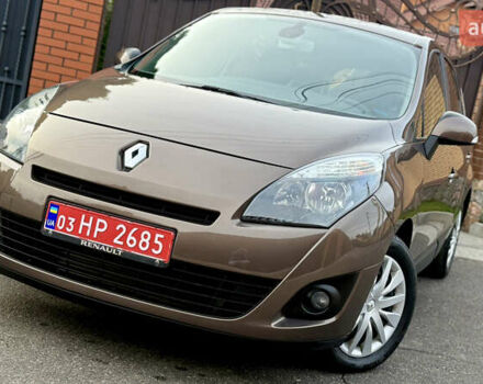 Коричневый Рено Гранд Сценик, объемом двигателя 1.4 л и пробегом 143 тыс. км за 7700 $, фото 1 на Automoto.ua