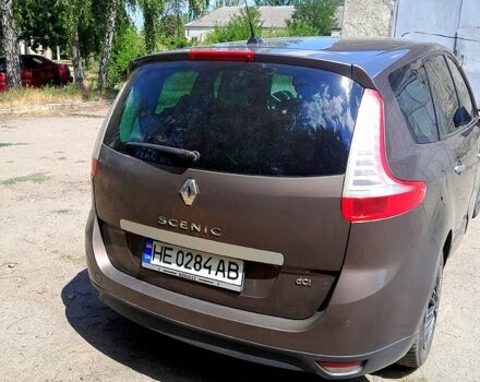Коричневий Рено Гранд Сценік, об'ємом двигуна 1.9 л та пробігом 240 тис. км за 7200 $, фото 1 на Automoto.ua
