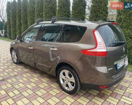 Коричневый Рено Гранд Сценик, объемом двигателя 2 л и пробегом 241 тыс. км за 8600 $, фото 12 на Automoto.ua