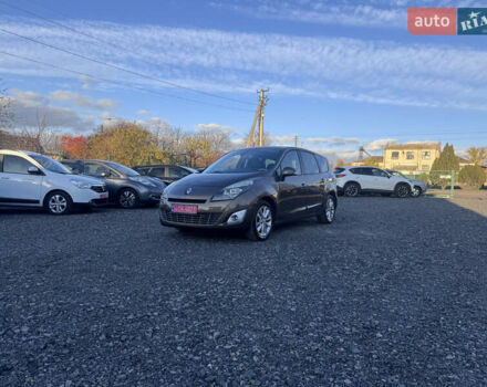 Рено Гранд Сценик 2010 в Звенигородка на Automoto.ua Коричневый Рено Гранд Сценик, объемом двигателя 1.4 л и пробегом 140 тыс. км за 6990 $, фото 1 на Automoto.ua