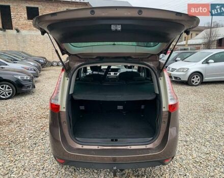 Коричневий Рено Гранд Сценік, об'ємом двигуна 1.87 л та пробігом 332 тис. км за 7499 $, фото 23 на Automoto.ua