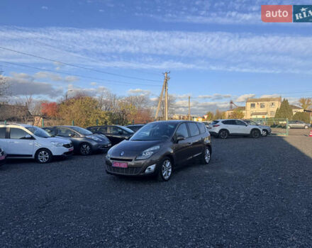 Рено Гранд Сценик 2010 в Звенигородка на Automoto.ua Коричневый Рено Гранд Сценик, объемом двигателя 1.4 л и пробегом 140 тыс. км за 6990 $, фото 5 на Automoto.ua