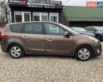 Коричневий Рено Гранд Сценік, об'ємом двигуна 1.87 л та пробігом 332 тис. км за 7499 $, фото 2 на Automoto.ua