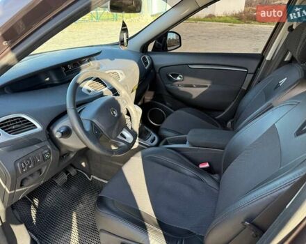 Коричневий Рено Гранд Сценік, об'ємом двигуна 2 л та пробігом 278 тис. км за 7500 $, фото 27 на Automoto.ua