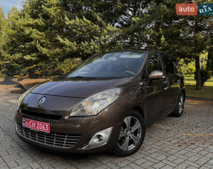 Коричневый Рено Гранд Сценик, объемом двигателя 2 л и пробегом 203 тыс. км за 8000 $, фото 2 на Automoto.ua