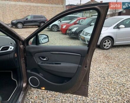 Коричневий Рено Гранд Сценік, об'ємом двигуна 1.87 л та пробігом 332 тис. км за 7499 $, фото 12 на Automoto.ua