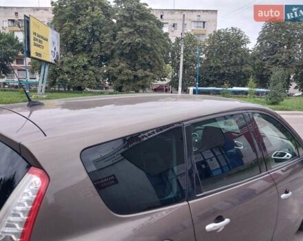 Коричневий Рено Гранд Сценік, об'ємом двигуна 1.9 л та пробігом 291 тис. км за 7350 $, фото 10 на Automoto.ua