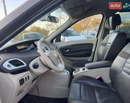 Рено Гранд Сценик 2010 в Звенигородка на Automoto.ua Коричневый Рено Гранд Сценик, объемом двигателя 1.4 л и пробегом 140 тыс. км за 6990 $, фото 45 на Automoto.ua