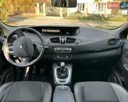 Коричневий Рено Гранд Сценік, об'ємом двигуна 1.46 л та пробігом 252 тис. км за 7500 $, фото 6 на Automoto.ua