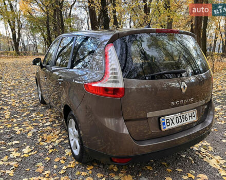 Рено Гранд Сценик 2011 в Черновцах на Automoto.ua Коричневый Рено Гранд Сценик, объемом двигателя 1.5 л и пробегом 325 тыс. км за 6700 $, фото 6 на Automoto.ua