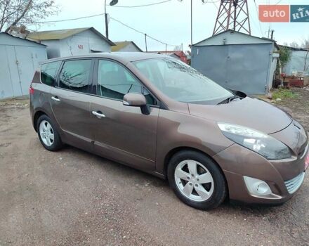 Коричневий Рено Гранд Сценік, об'ємом двигуна 1.5 л та пробігом 260 тис. км за 8450 $, фото 16 на Automoto.ua