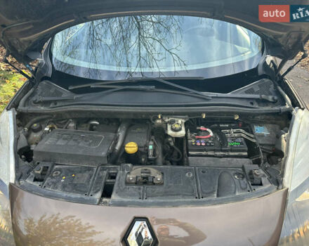 Коричневий Рено Гранд Сценік, об'ємом двигуна 1.46 л та пробігом 252 тис. км за 7500 $, фото 19 на Automoto.ua