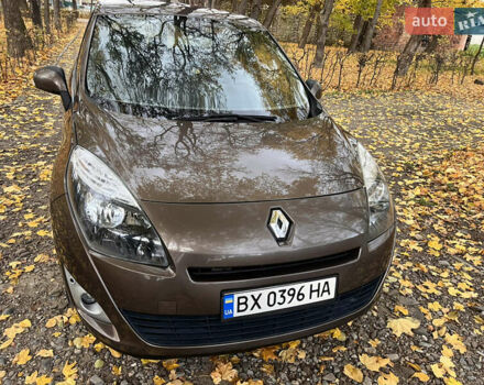 Рено Гранд Сценик 2011 в Черновцах на Automoto.ua Коричневый Рено Гранд Сценик, объемом двигателя 1.5 л и пробегом 325 тыс. км за 6700 $, фото 13 на Automoto.ua