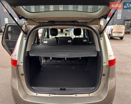 Коричневый Рено Гранд Сценик, объемом двигателя 1.6 л и пробегом 161 тыс. км за 7900 $, фото 18 на Automoto.ua