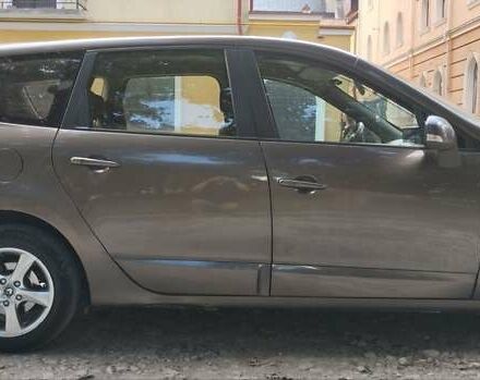Коричневий Рено Гранд Сценік, об'ємом двигуна 1.5 л та пробігом 320 тис. км за 6999 $, фото 2 на Automoto.ua